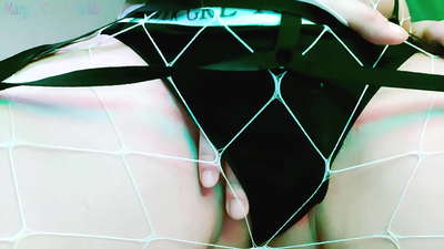 Redhead Akufotokoza momwe angagwetse matako ake ndikuwonetsa mabere ake - Mawu Onyansa